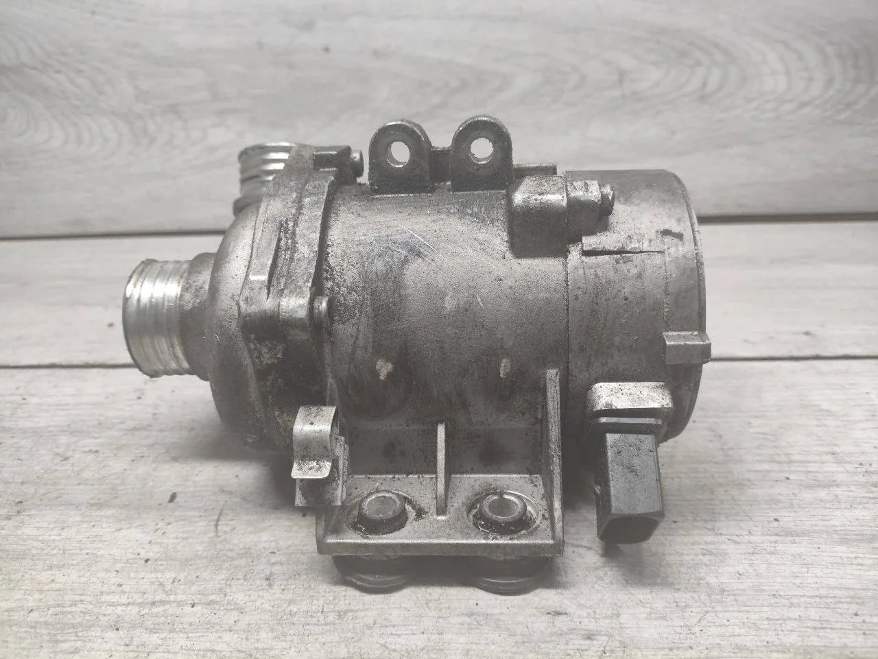 водяная помпа BMW 3 E90/E91/E92/E93