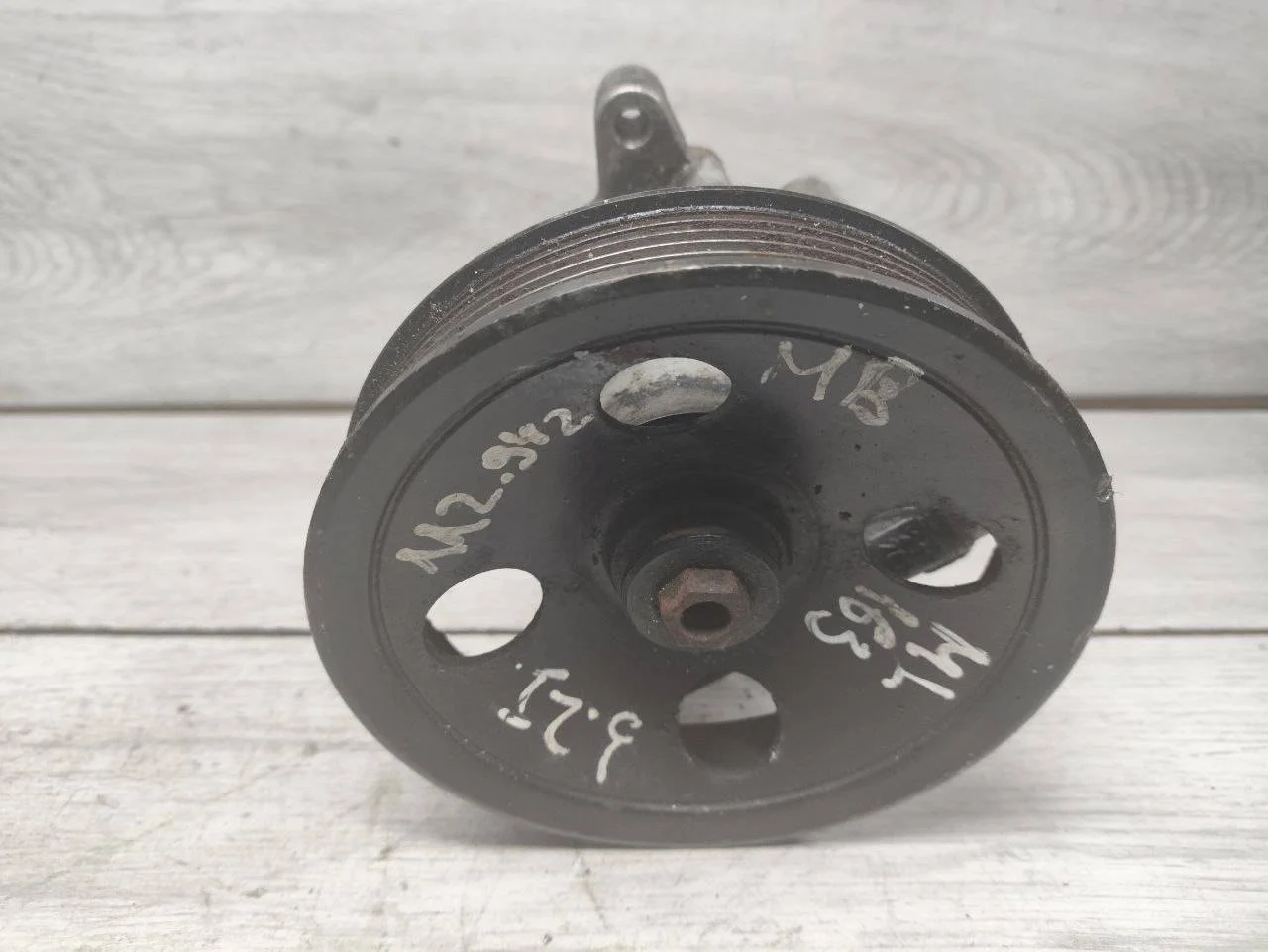 насос гидроусилителя руля Mercedes-Benz M W163