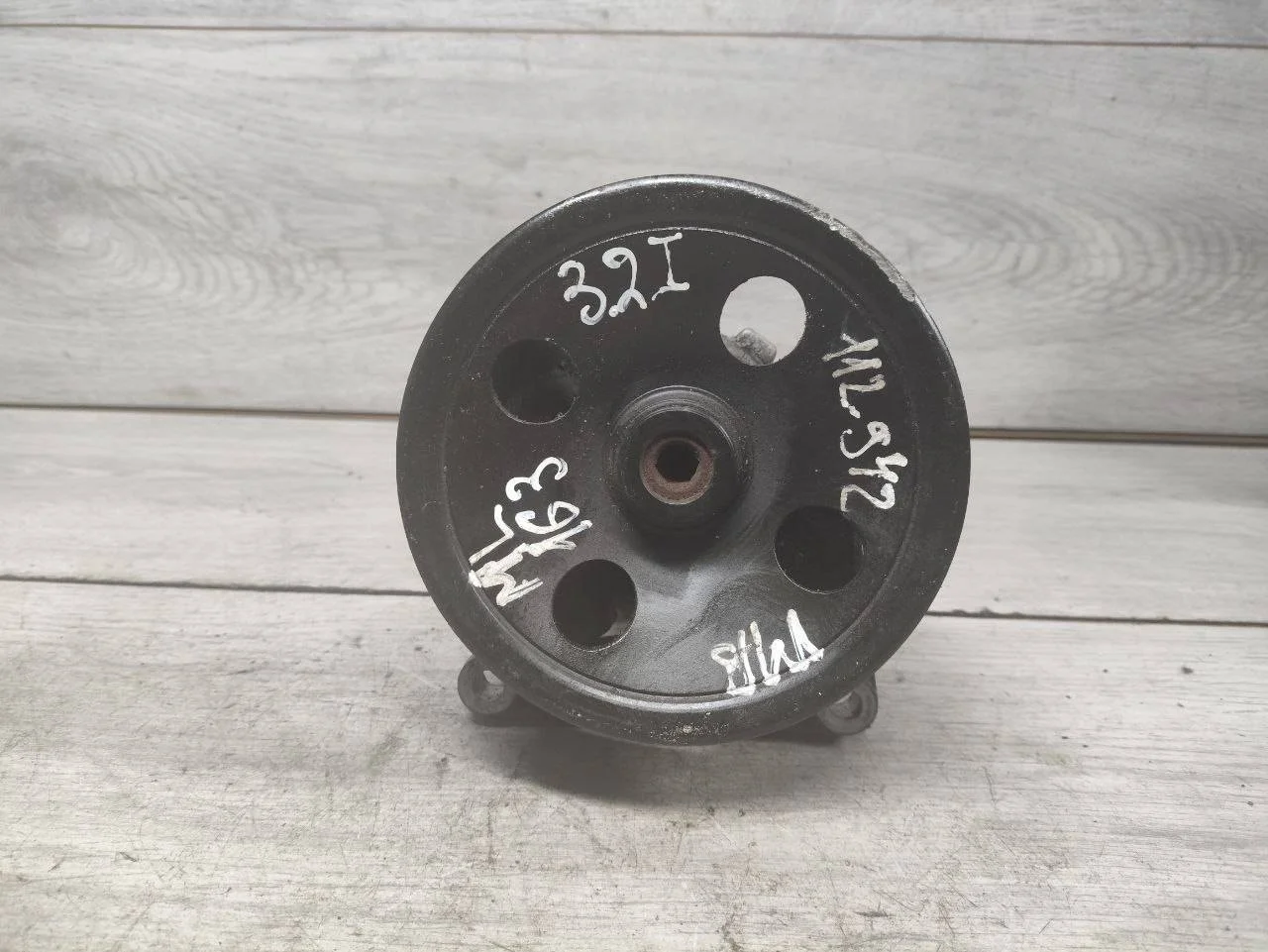 насос гидроусилителя руля Mercedes-Benz M W163