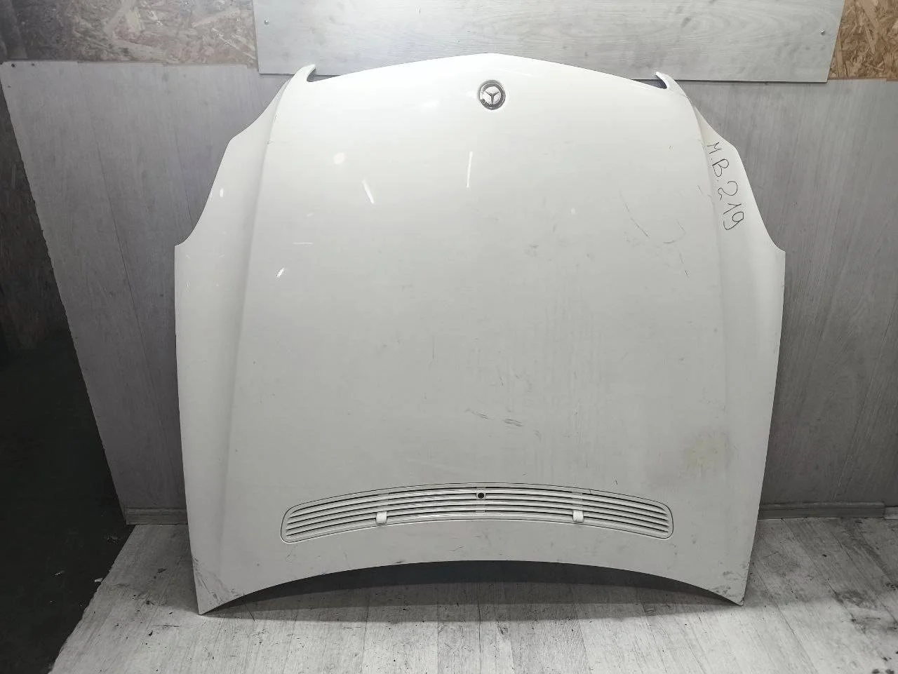 капот Mercedes-Benz CLS C219 W219  Белый