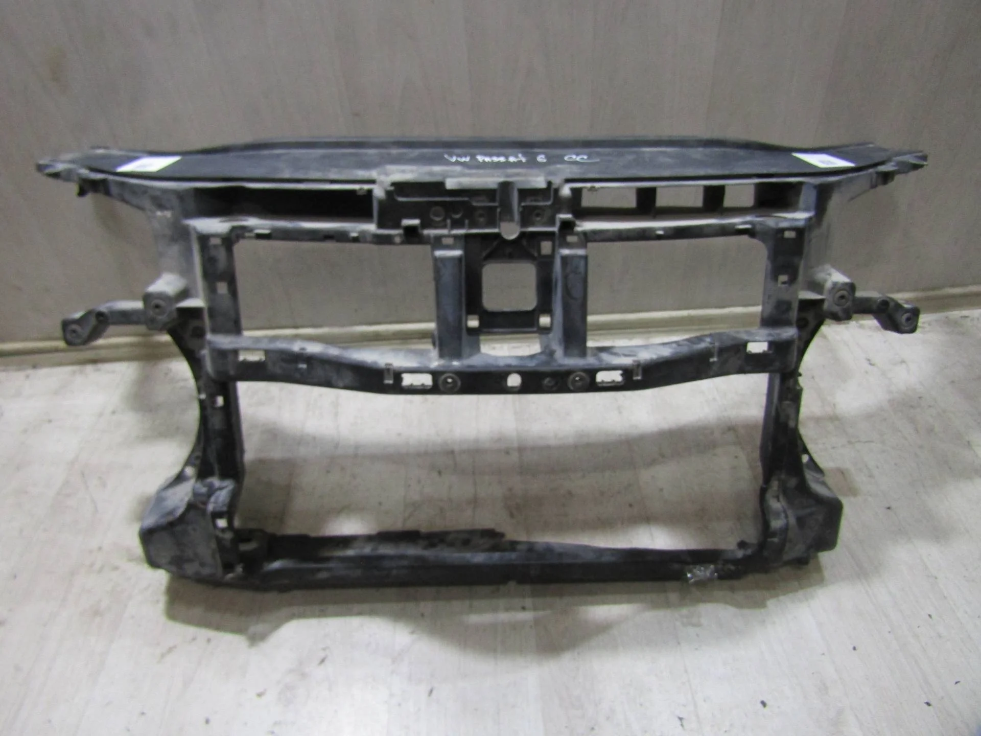 передняя панель (телевизор) Volkswagen Passat CC 357