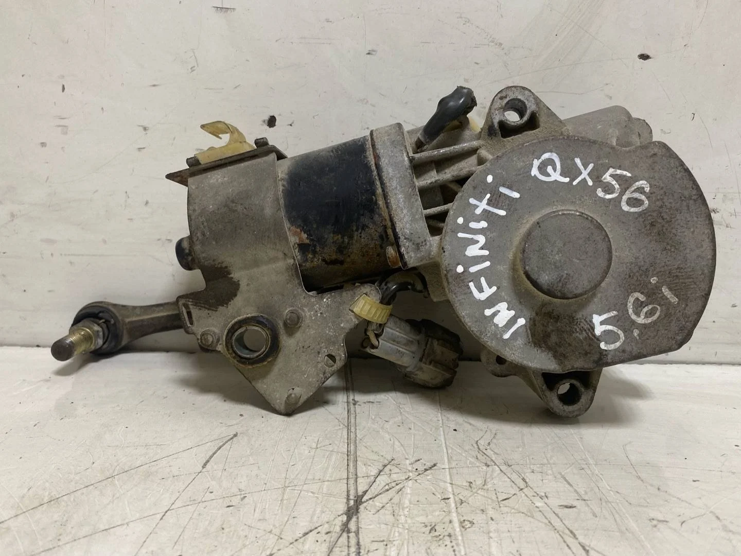 моторчик блокировки моста Infiniti QX56 JA60