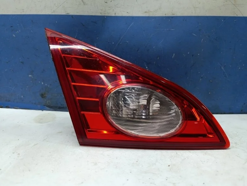 Фонарь внутренний Nissan Murano 2011 265451AA1A Z51, задний левый