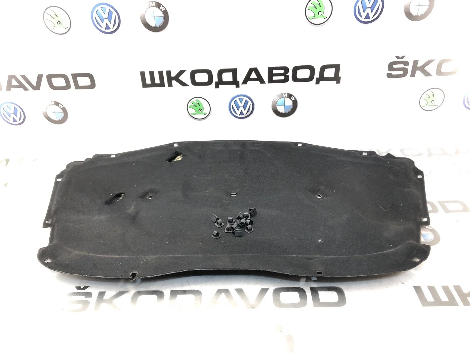 Шумоизоляция капота Volkswagen Touareg 2007 7L6863835B 1 GP РЕСТАЙЛИНГ 3.0 BKS