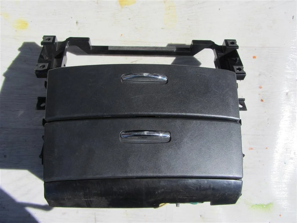 пепельница Kia SORENTO I BL 2002 - 2009 Kia SORENTO I BL 2002 - 2009