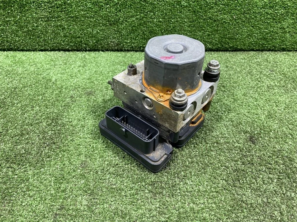 блок abs (насос) Renault Kaptur I (2016—2020) Renault Kaptur