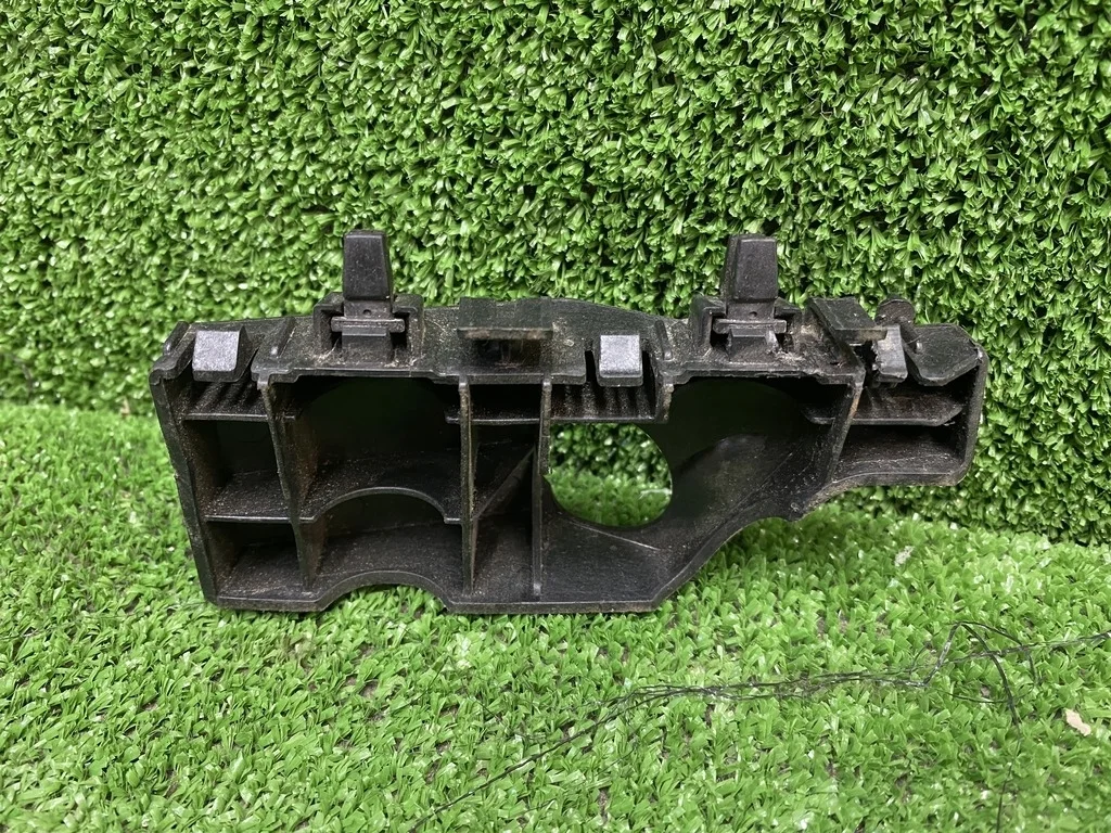 кронштейн переднего бампера Kia Sorento Prime III рестайлинг (2017—2020) Kia Sorento Prime