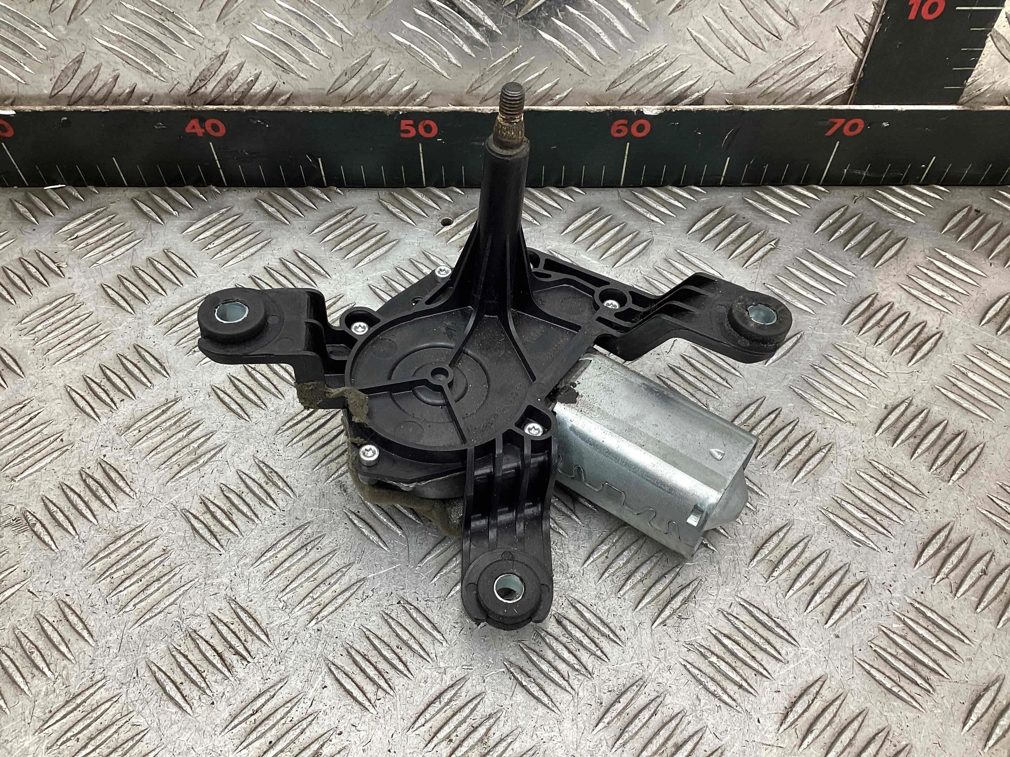 Моторчик заднего стеклоочистителя (дворника) Opel Zafira Zafira B 2005-2008 2005 2,2 Бензин МКПП 6ст. Минивэн.