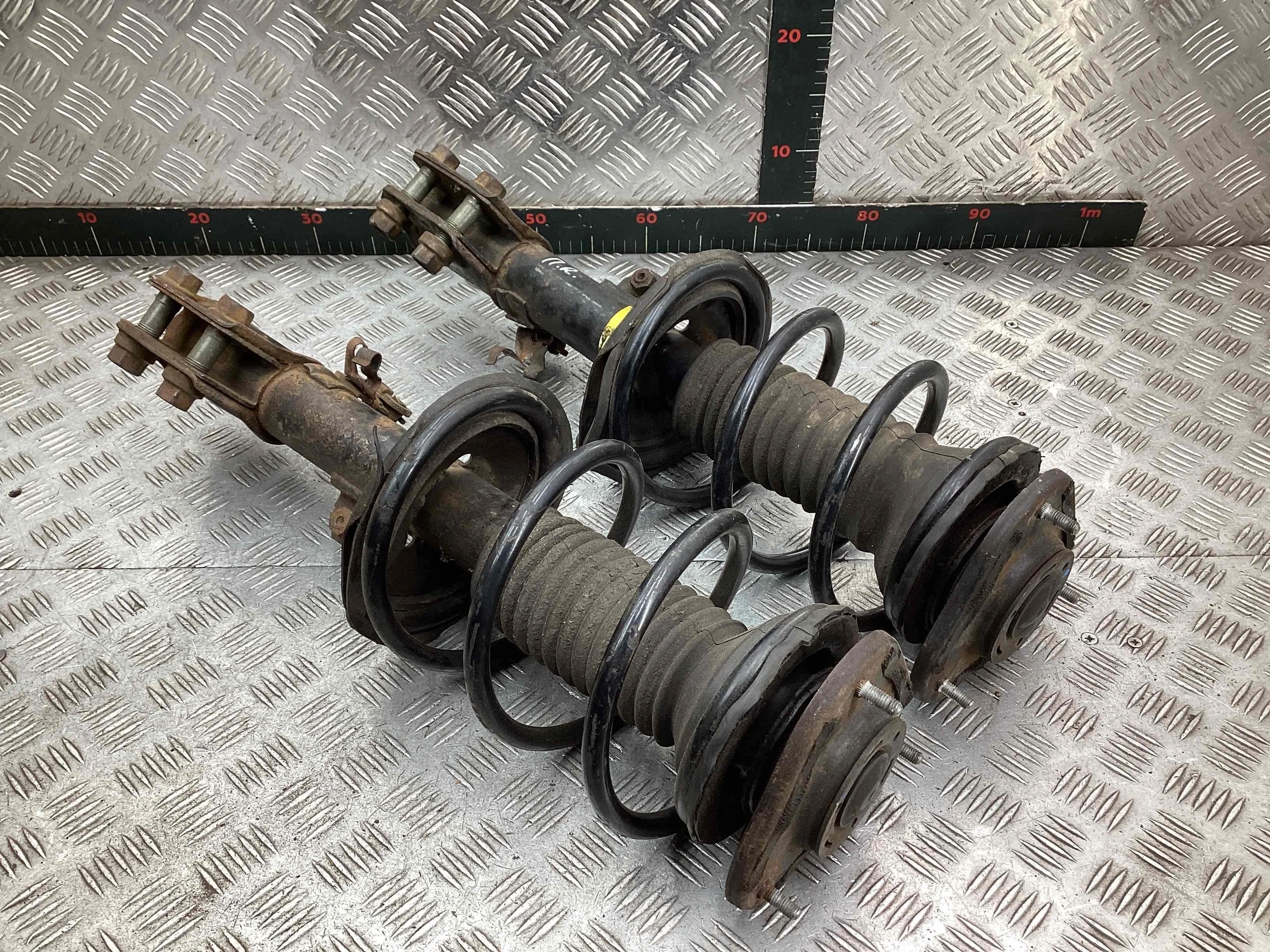 Стойка передняя правая Toyota Avensis Avensis II (T250) 2003-2008 2005 1,8 Бензин МКПП 5ст. Универсал.