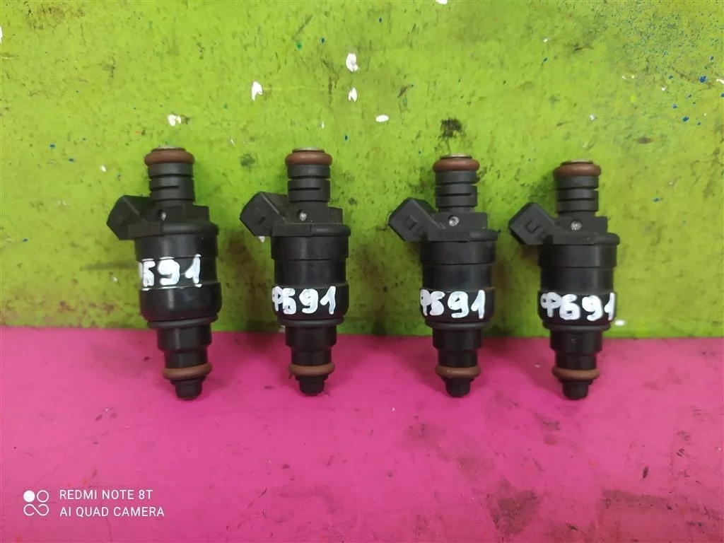 Форсунка Audi 80 B4 100 A6 C4 2,0 ABK 037906031P