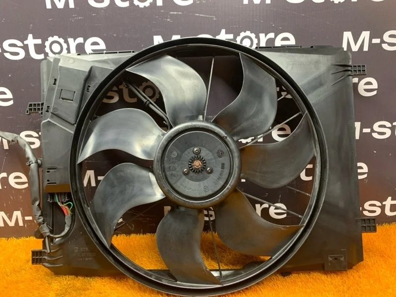 Вентилятор радиатора Mercedes-Benz C-Class 2009 A2045000193 W204 271.950