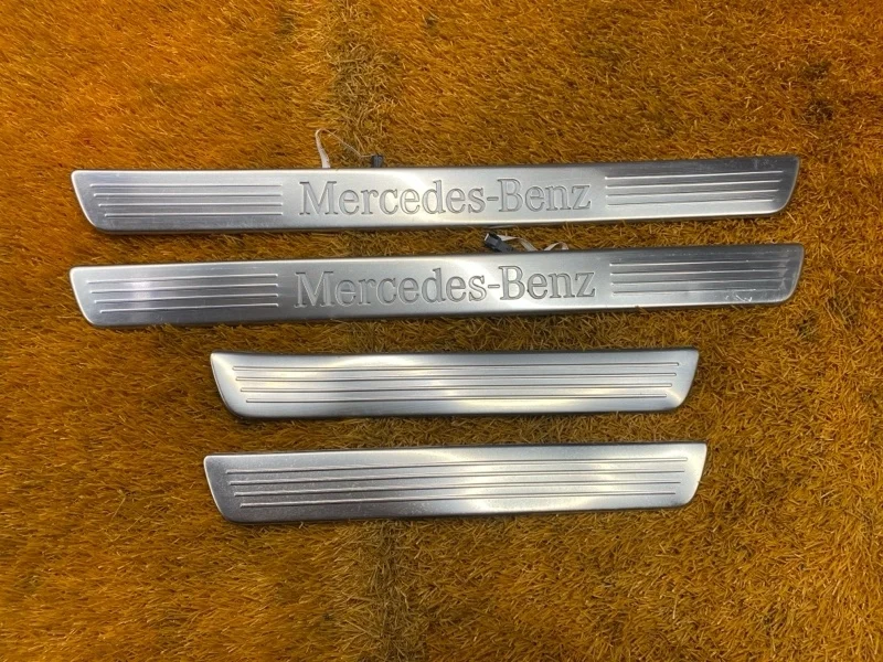 Накладка на порог салона Mercedes-Benz M-Class 2012 A1666860436 W166 642.826