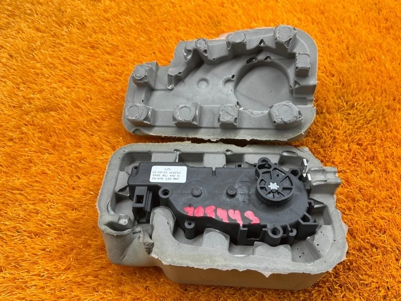 Активатор замка багажника Mercedes-Benz M-Class 2012 A2047500060 W166 276.955