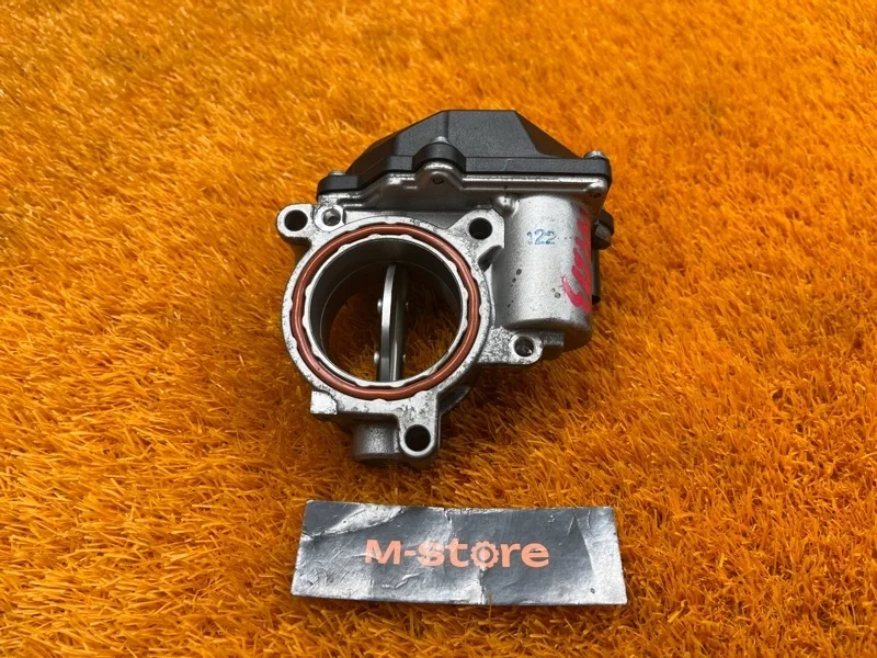 Дроссельная заслонка Audi Q7 2012 057128063D 4LB CJT