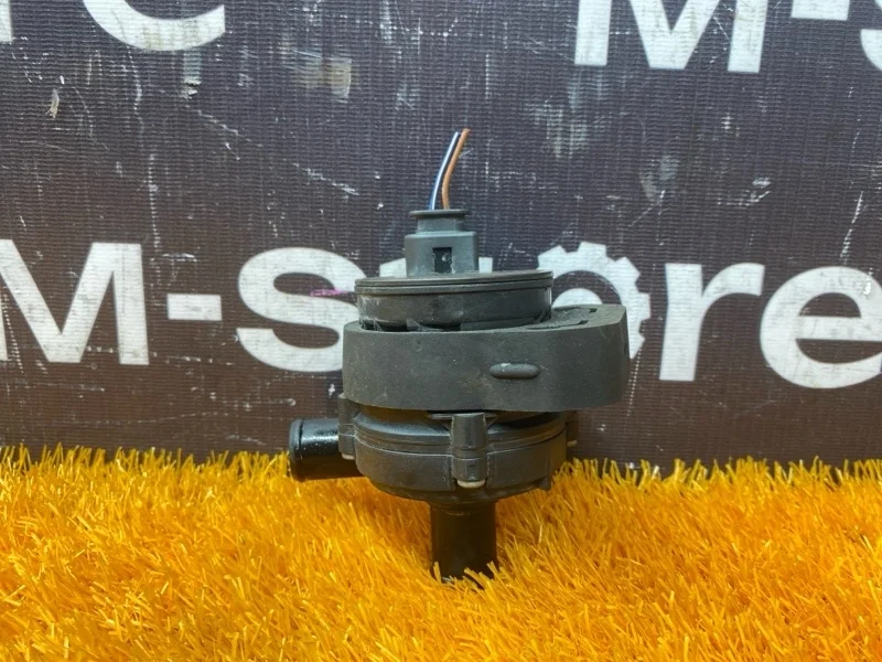 Помпа дополнительная Mercedes-Benz M-Class 2012 A2118350364 W166 276.955
