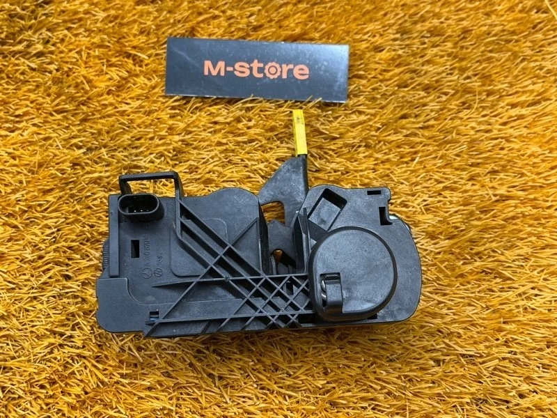 Замок капота Mercedes-Benz Gla-Class 2014 A2468700558 X156 270.920