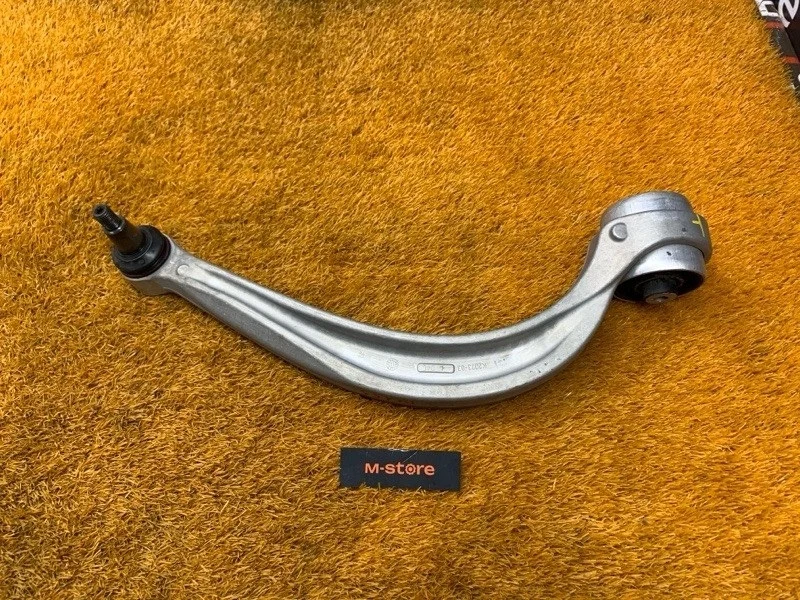 Рычаг подвески нижний Audi Q7 2015 4M0407695C 4M CYR, передний левый