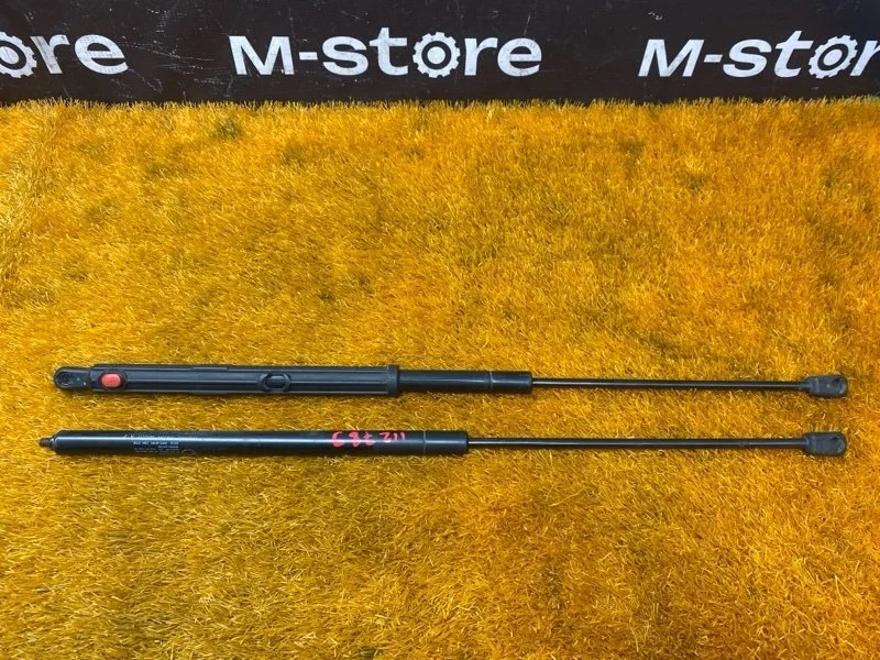 Амортизатор капота Mercedes-Benz Gl-Class 2007 A1649800464 X164 273.923