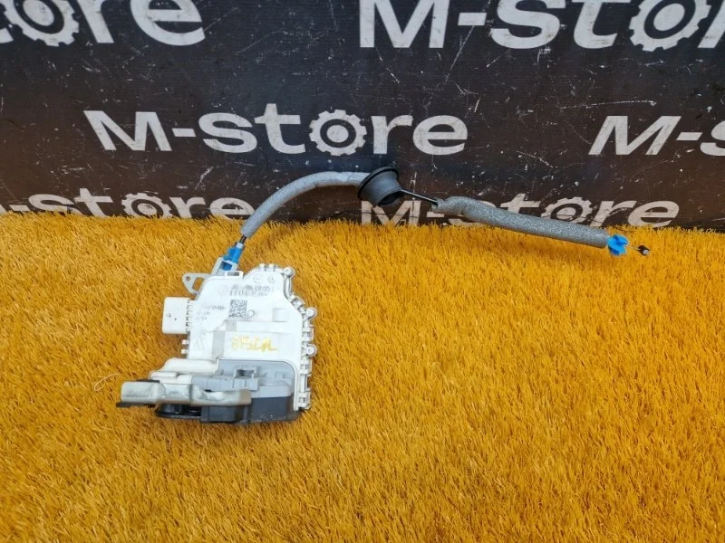 Замок двери Audi A3 2014 8K0839015C 8V CXS, задний левый