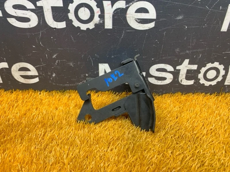 Замок капота Mercedes-Benz E-Class 2010 A2128800064 W212 642.850