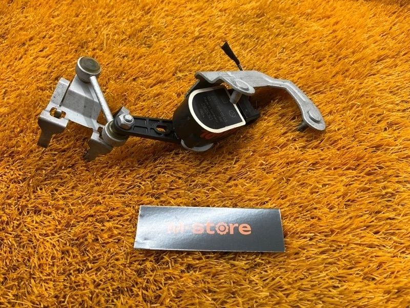 Датчик высоты дорожного просвета Mercedes-Benz C-Class 2014 A2229050503 W205 274.920, задний левый