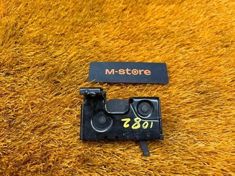 Замок капота Mercedes-Benz E-Class 2010 A2128800160 W212 642.850, левый