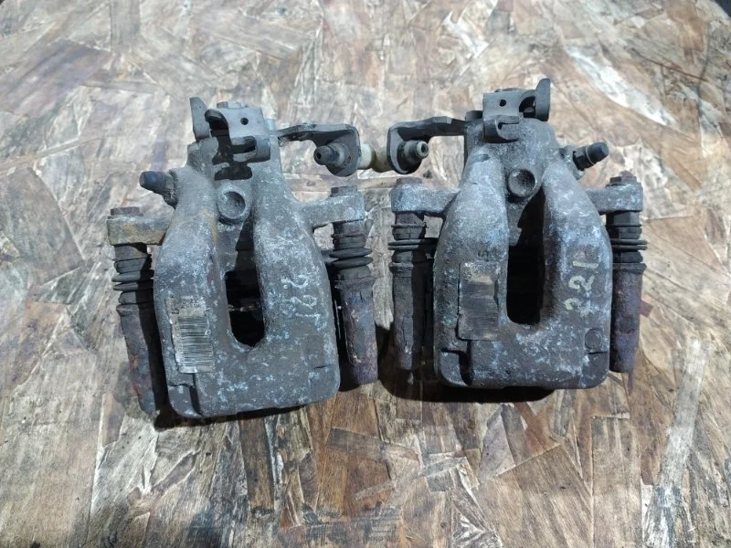 Комплект суппортов Peugeot 208 2013 CC