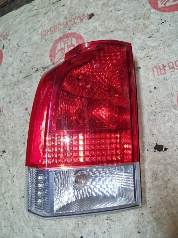 Фонарь Volvo V70 2005 SW