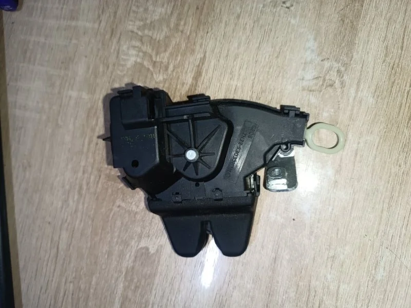 Замок багажника Mercedes-Benz CLA-Class 2014 X117