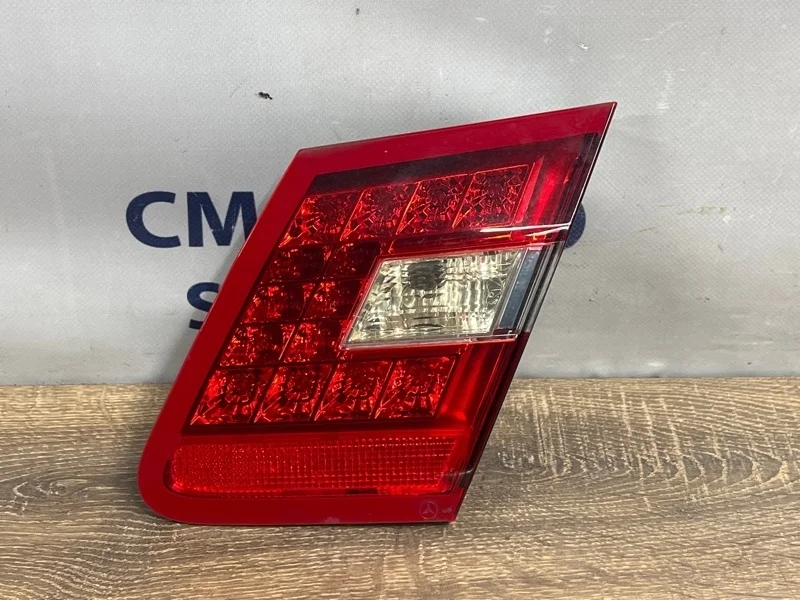 Фонарь крышки багажника Mercedes-Benz E-Class 2012 A2128200864 W212 271.860, правый