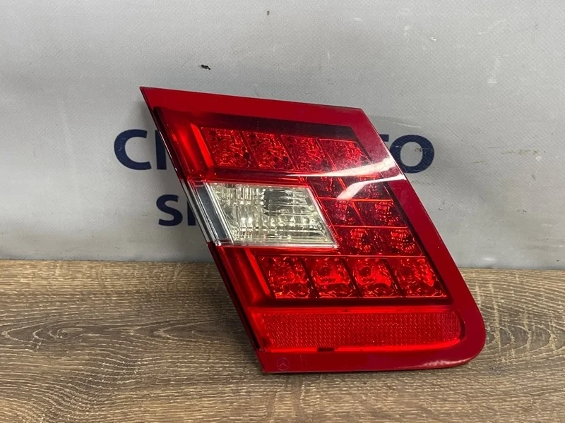 Фонарь крышки багажника Mercedes-Benz E-Class 2012 A2128200764 W212 271.860, левый