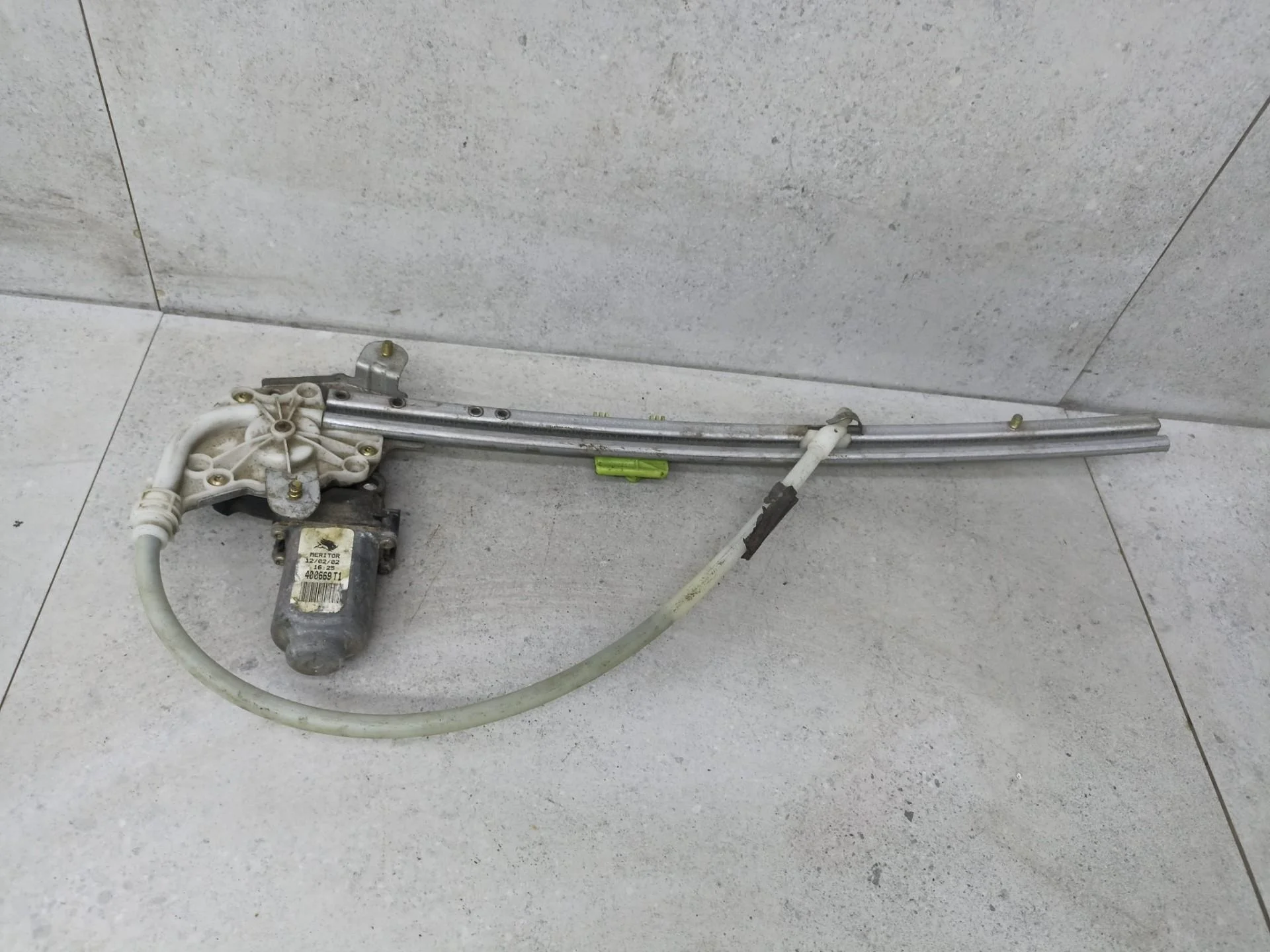 Стеклоподъемник электрический задний левый Renault