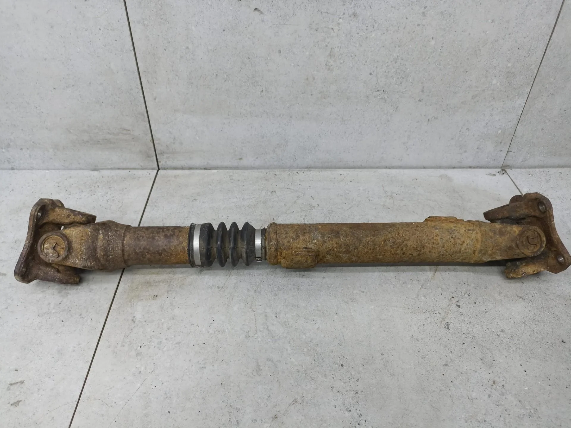 Карданный вал передний Toyota Hilux 7 рест.