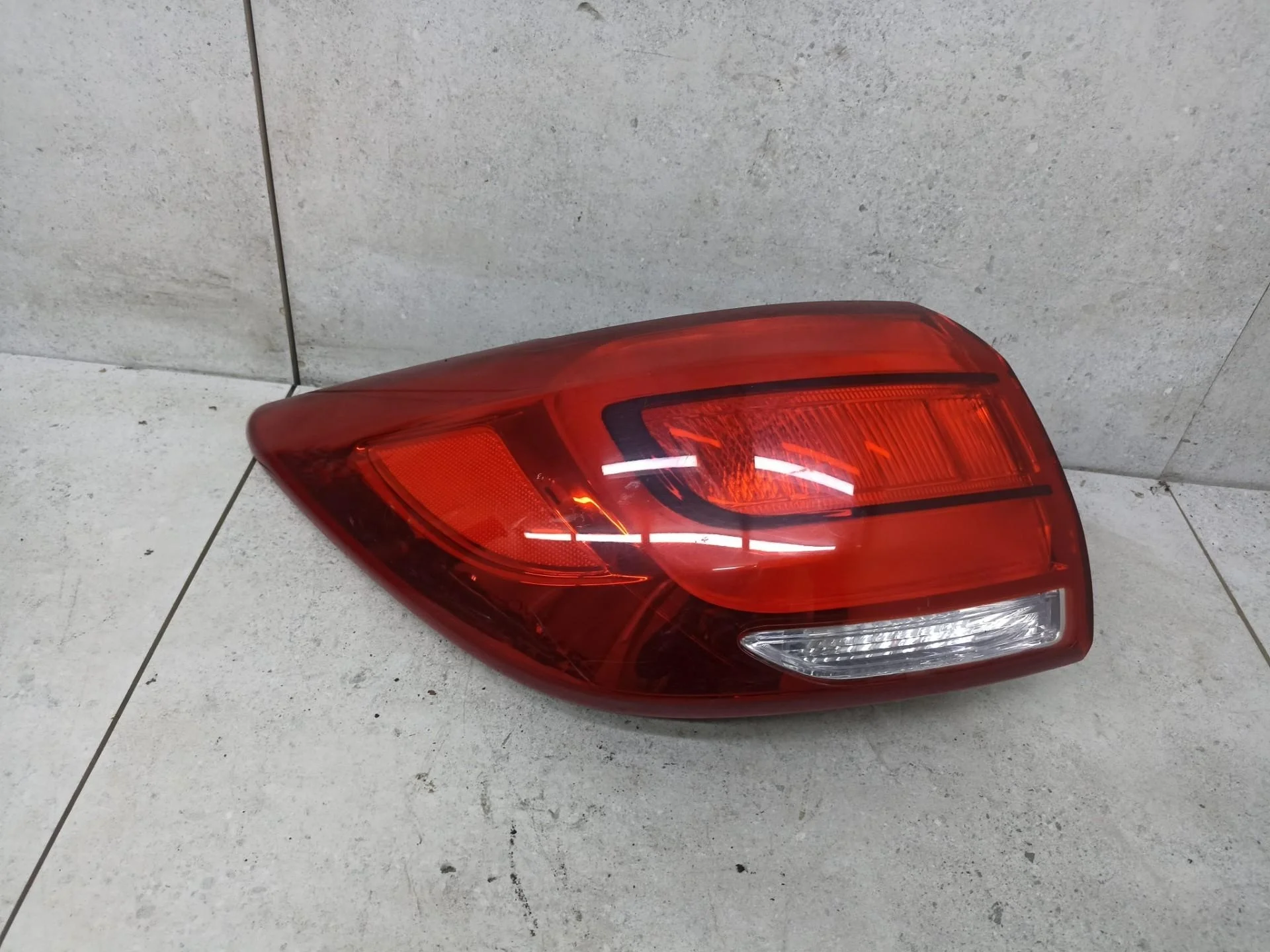Фонарь задний левый Kia Sportage 3 рест. 2014