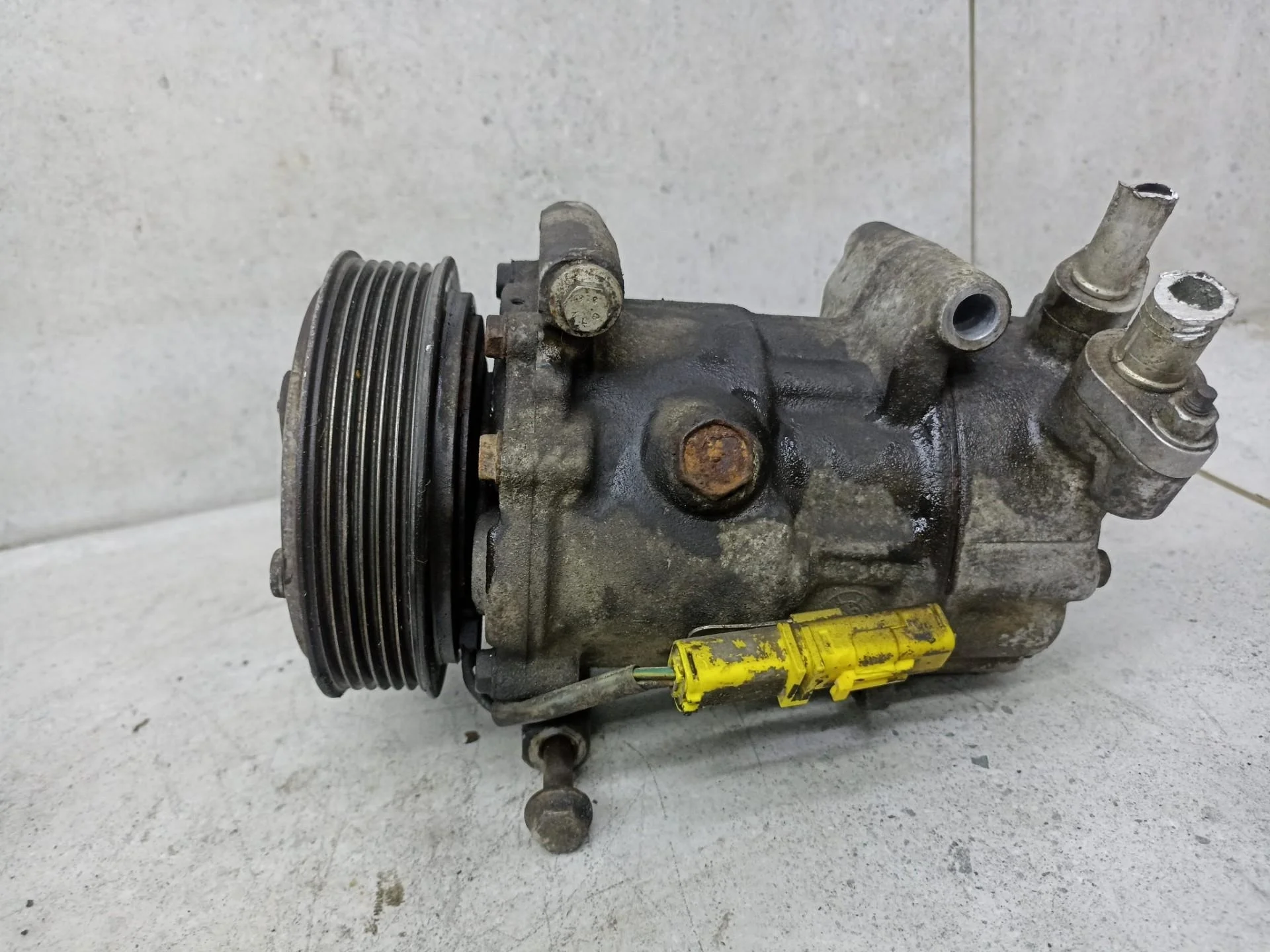 Компрессор кондиционера Peugeot 307 2005