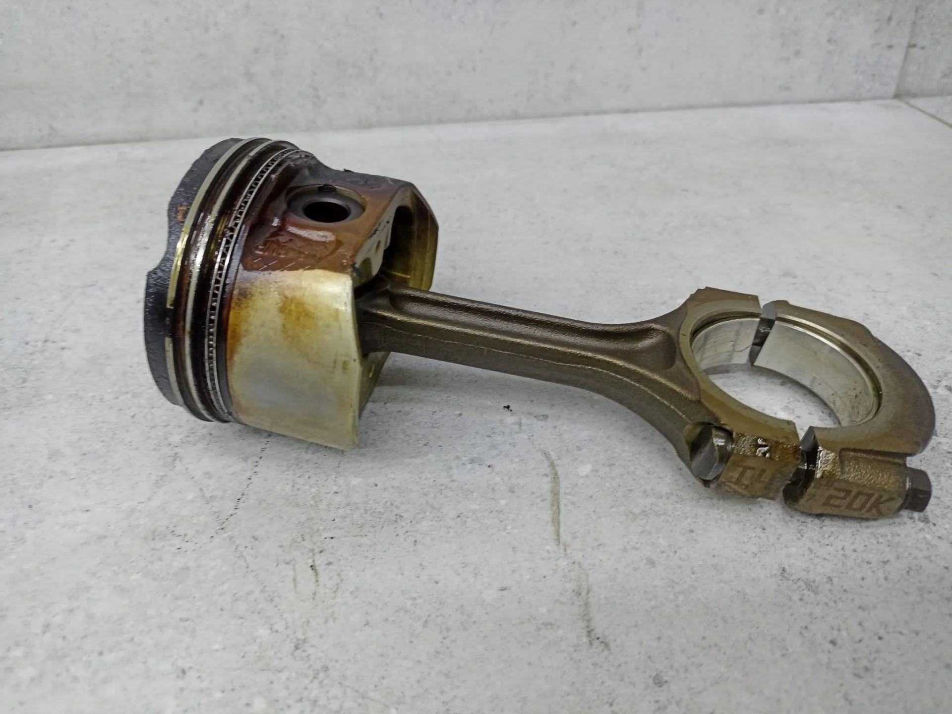 Шатун Renault Megane 2 2006 121009455R