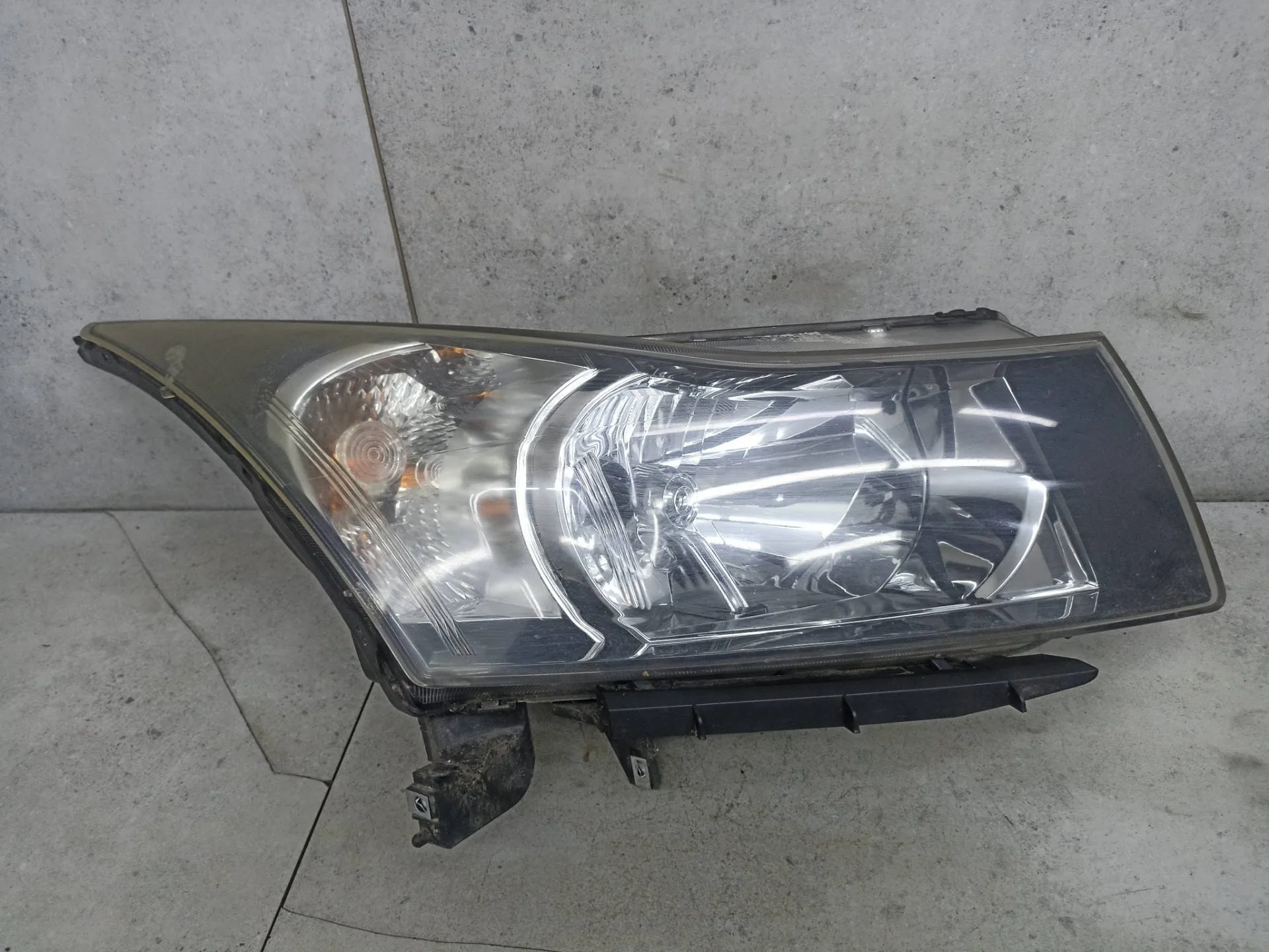 Фара правая Chevrolet Cruze 2010 96828235