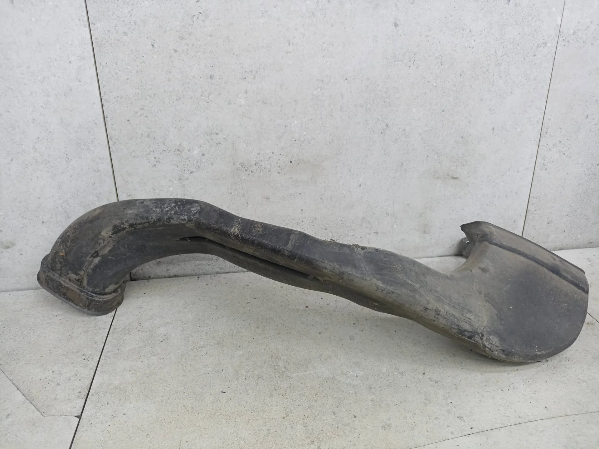 Воздухозаборник Chevrolet Cruze 2010 13307080