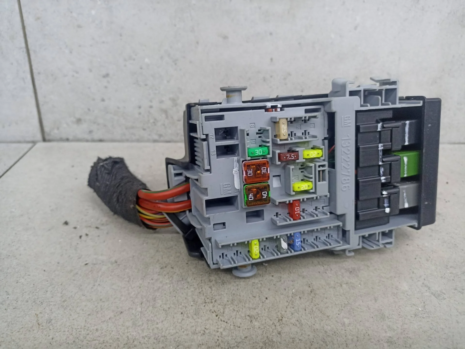 Блок предохранителей Chevrolet Cruze 2012 13222786