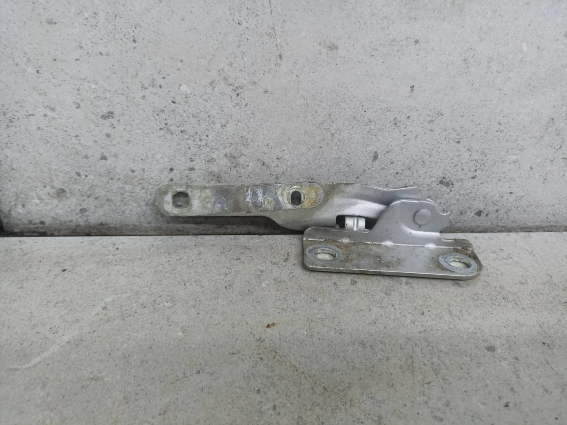 Петля капота правая Lada Largus (2012 - 2025)