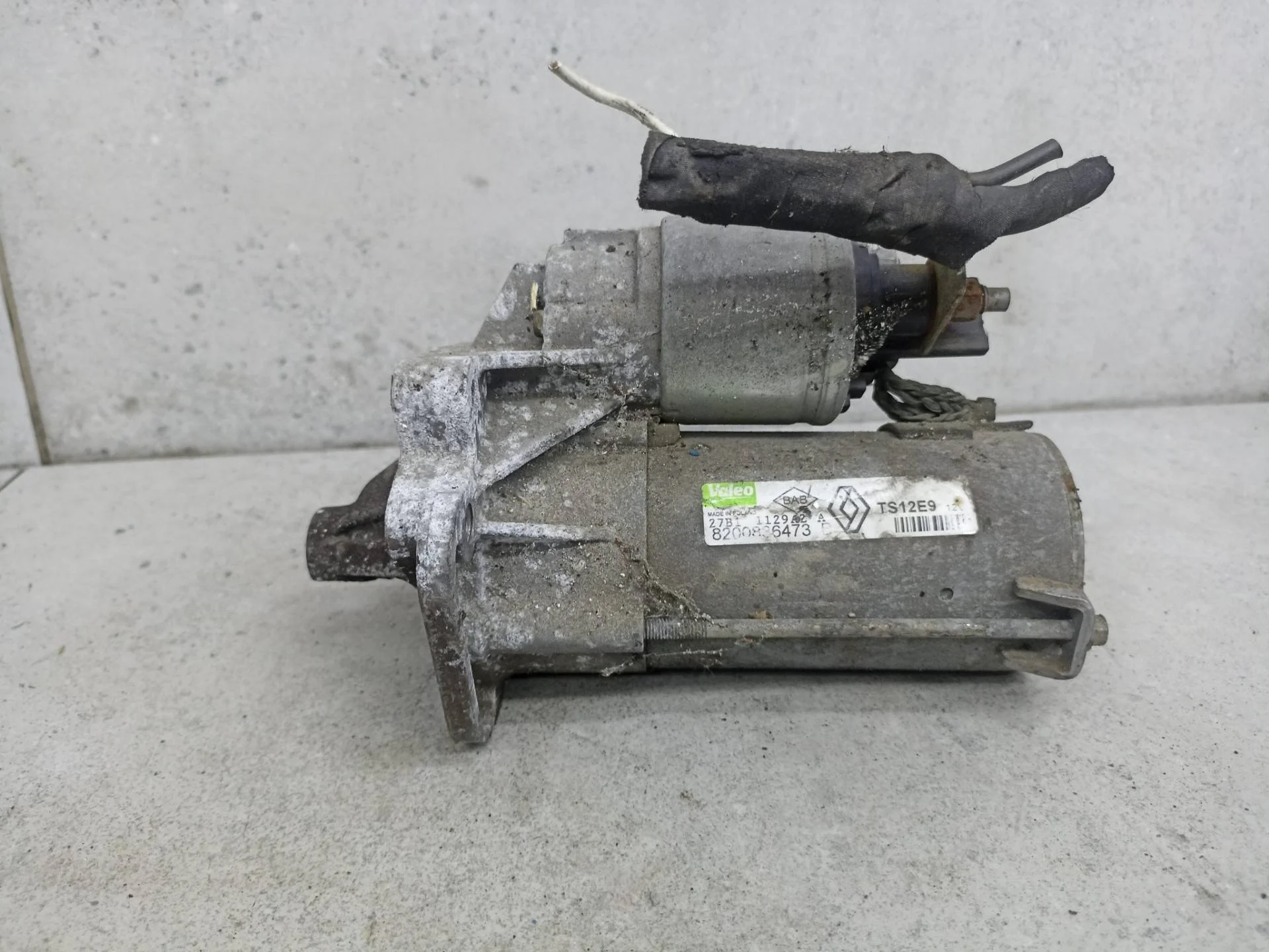 Стартер Renault Megane 3 2012 233003329R