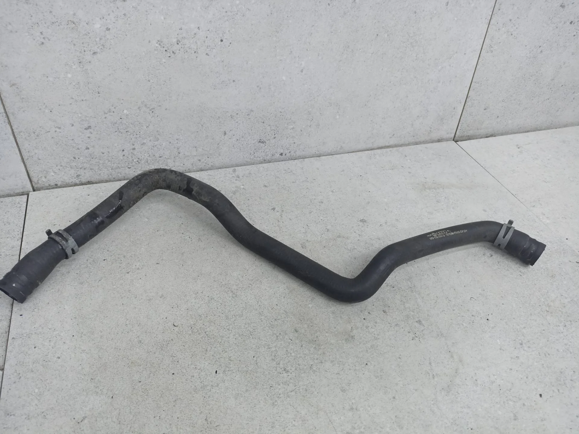 Патрубок охлаждения Volkswagen Golf 6 2011