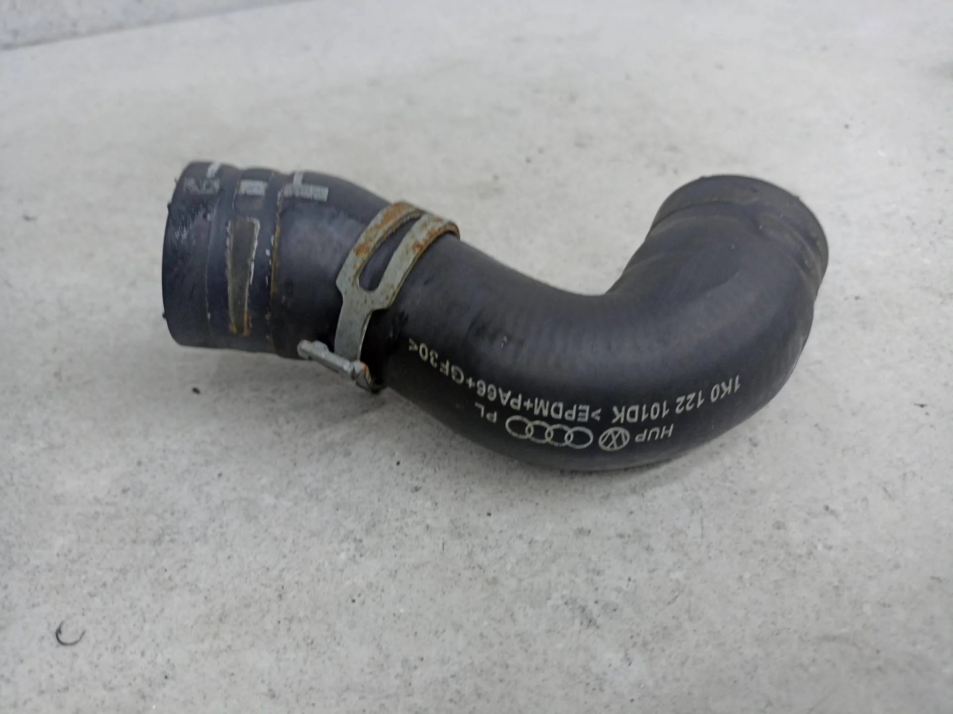 Патрубок охлаждения Volkswagen Golf 6 2011