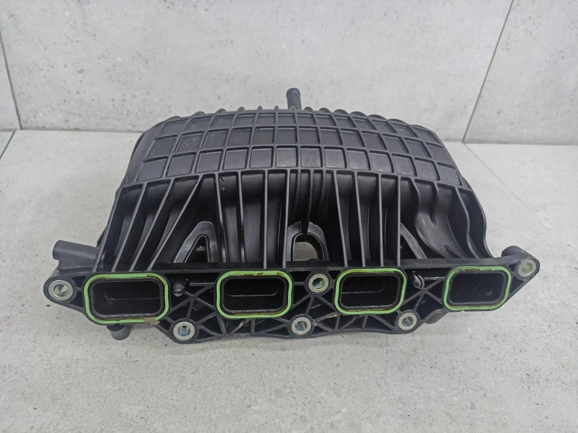 Впускной коллектор Volkswagen Golf 5 2009