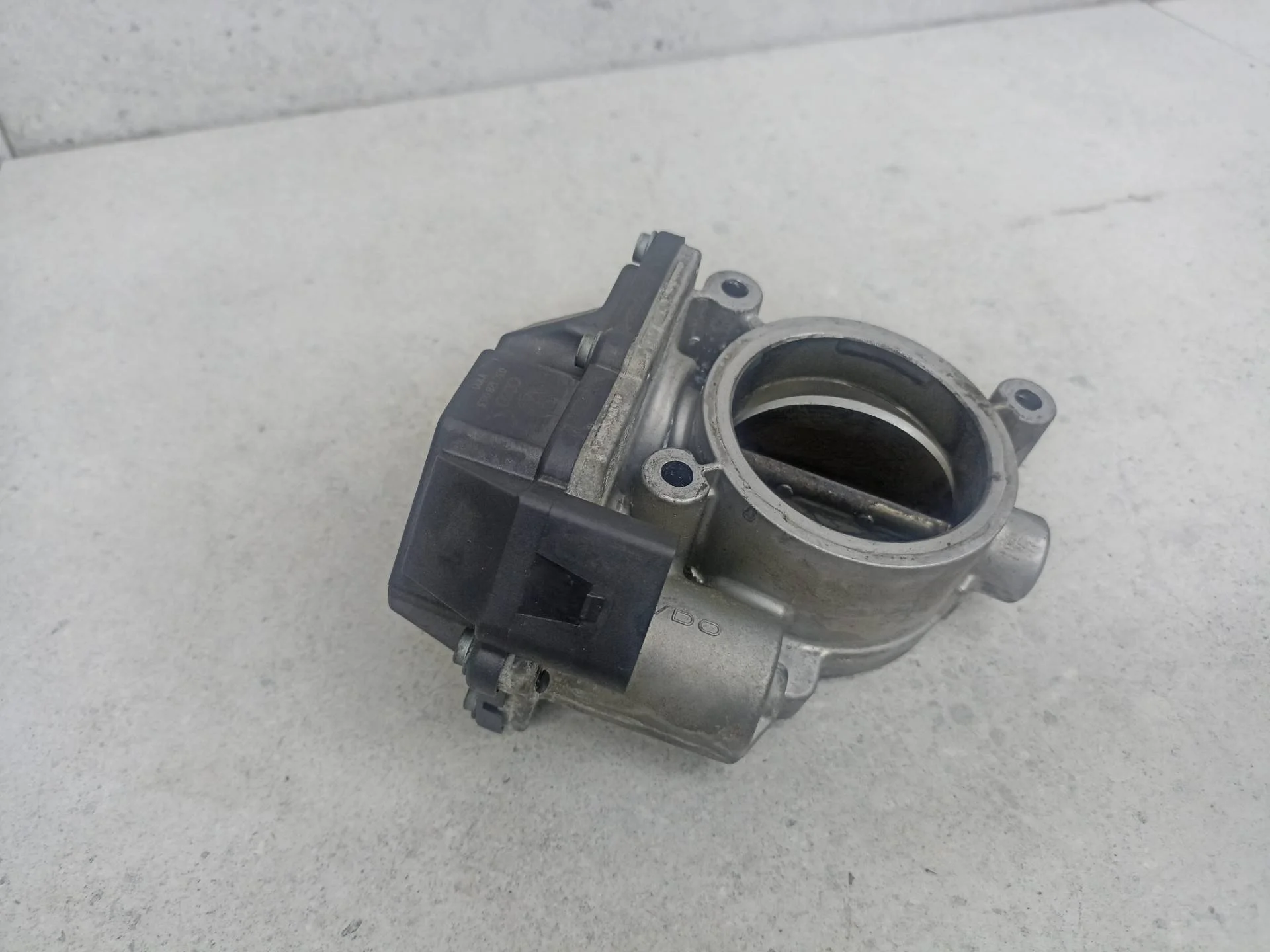 Дроссельная заслонка Volkswagen Golf 5 2009