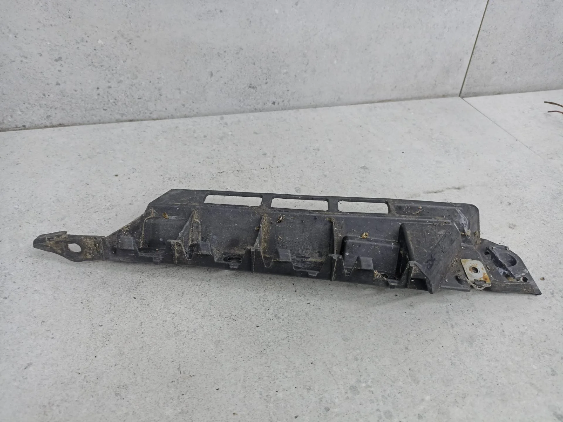 Крепление заднего бампера правое Porsche 970