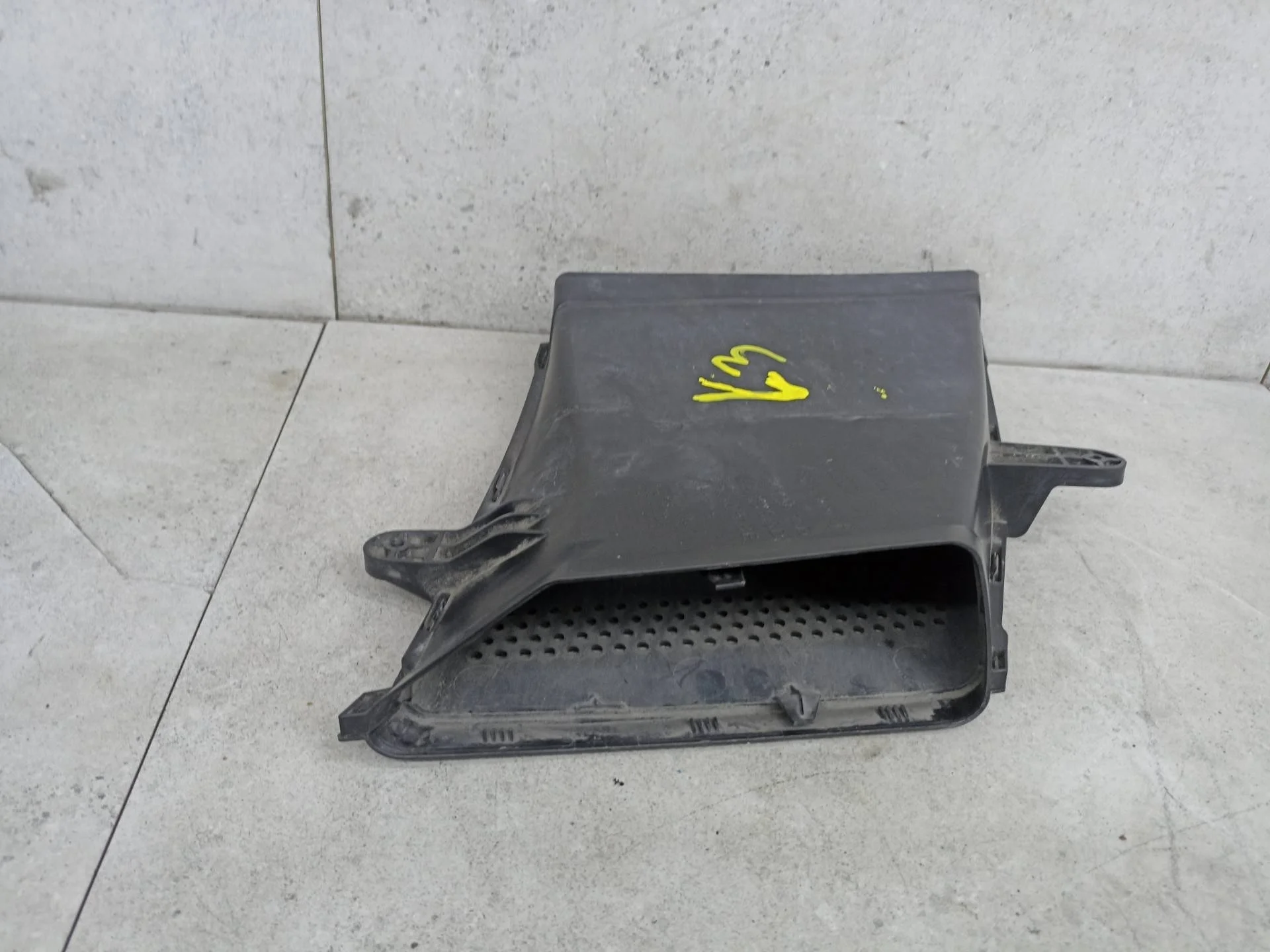 Воздухозаборник Audi Q5 8R рест. 2014 8R0129618F