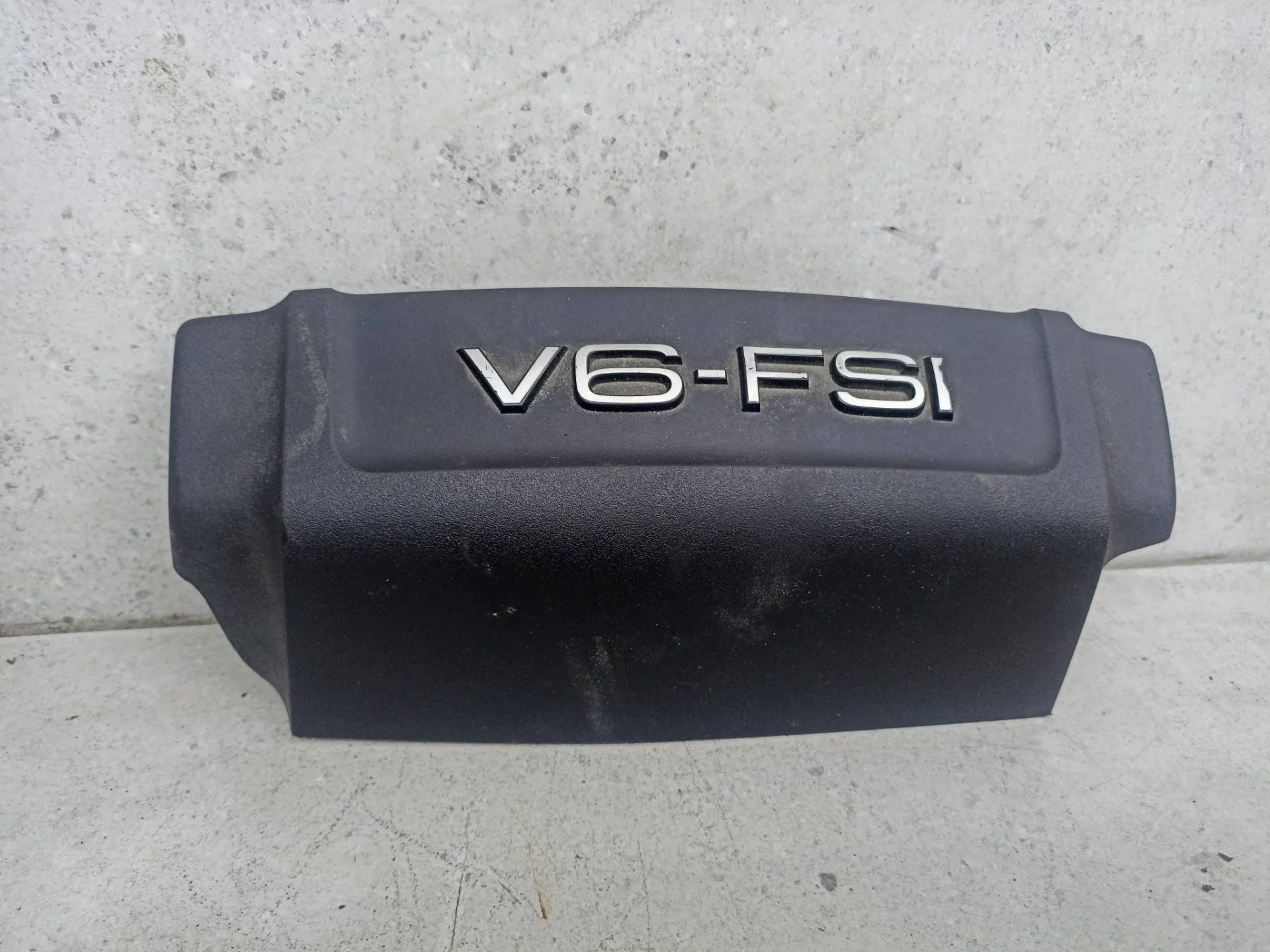 Декоративная крышка двигателя передняя Audi A6 C7