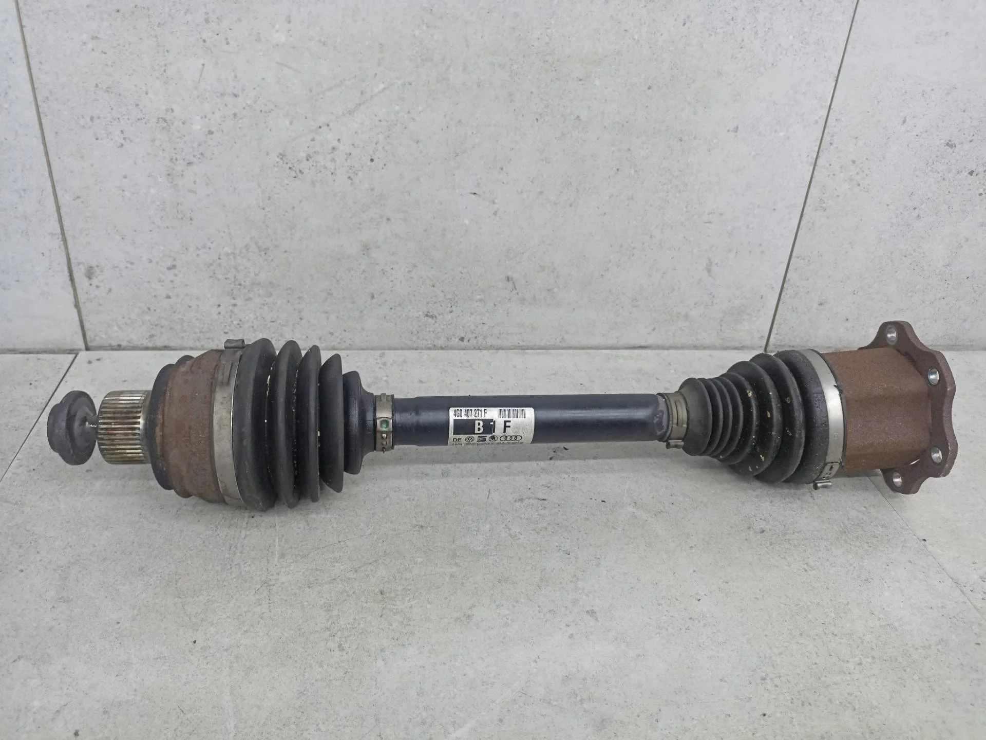 Полуось передняя Audi A6 C7 2012 4G0407271F