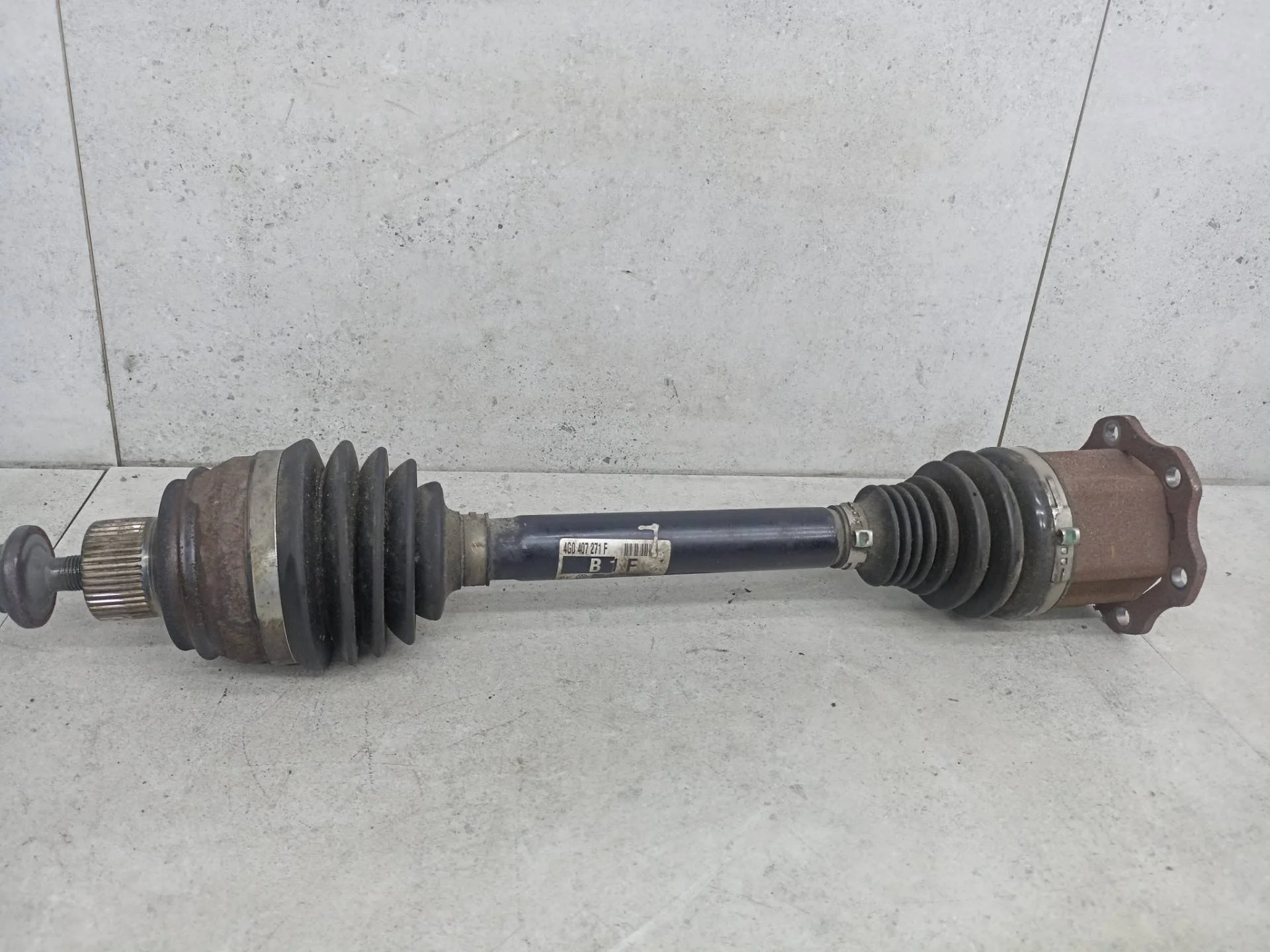 Полуось передняя Audi A6 C7 2012 4G0407271F